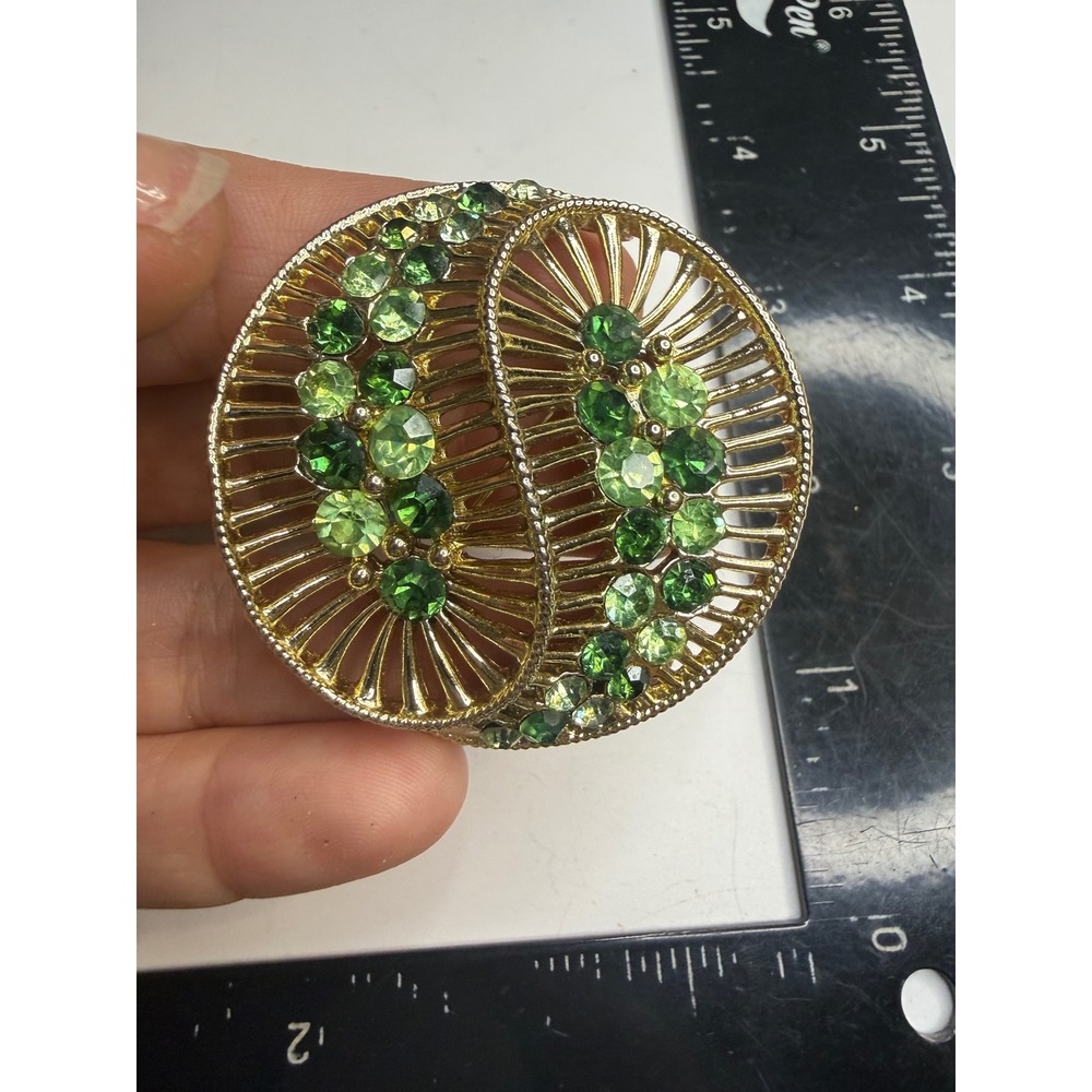 Coro Pegasus Green Rhinestone Gold Tone Sunburst Round Brooch Pin